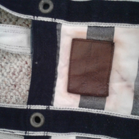 Abercrombie and Fitch bag size large - Picture 2 of 5